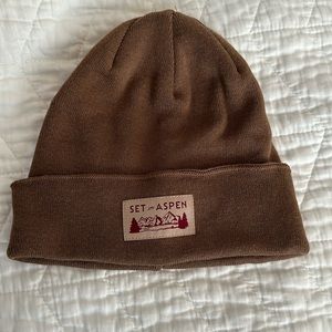 NWOB Set Active beanie